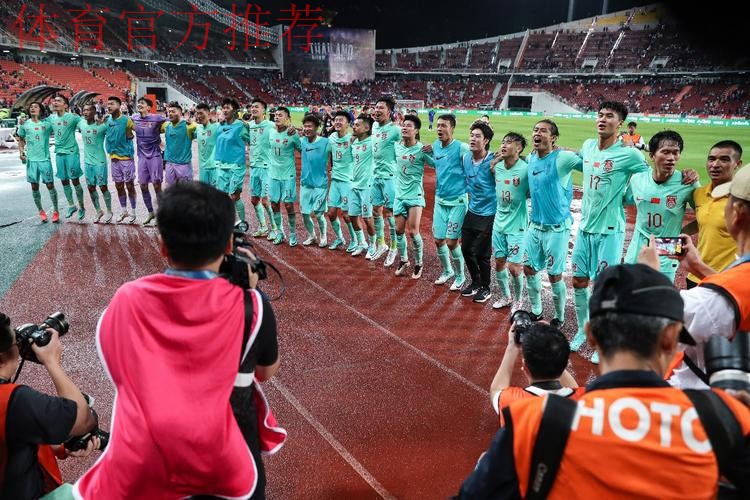 世预赛首战客胜泰国 中国男足迈出坚实一步 世预赛首战客胜泰国 中国男足迈出坚实一步